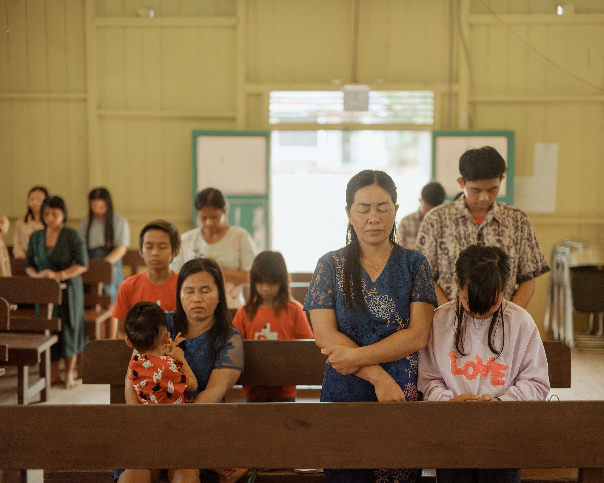 La petite communauté chrétienne se réunit pour la Semaine sainte dans le village dayak de Tumbang Olong, en plein centre de Bornéo.